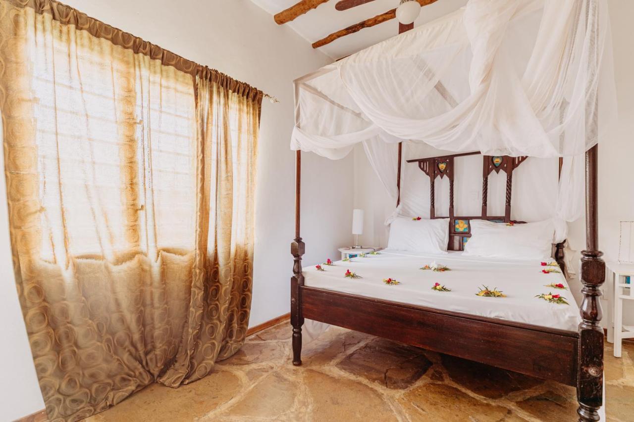 Malaika Beach Villas Малинди Экстерьер фото