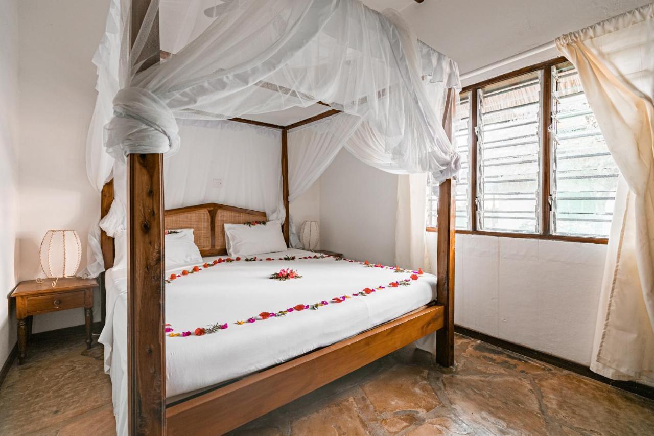 Malaika Beach Villas Малинди Экстерьер фото